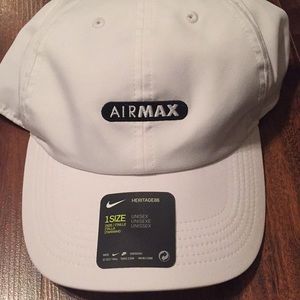 Nike air max strap back hat